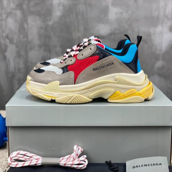 Balenciaga Triple S Women's Sneakers size 9 - Picture 2 of 8